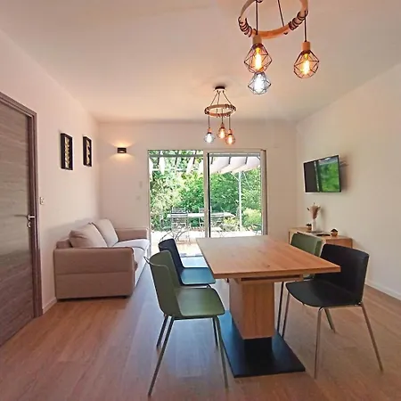 Le Jardin De Pierrot 14per 26400 Sur Gervanne Holiday home *