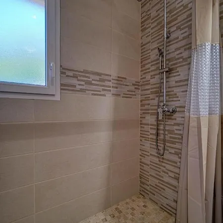Holiday home Le Jardin De Pierrot 14per 26400 Sur Gervanne